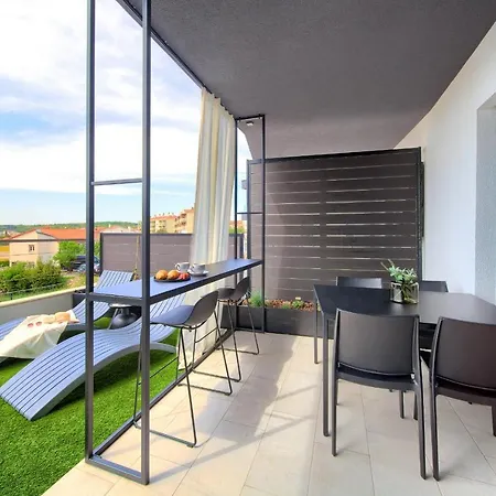 Diamar With Seaview Apartman *
