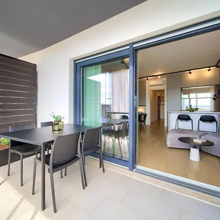 Diamar With Seaview Apartman *