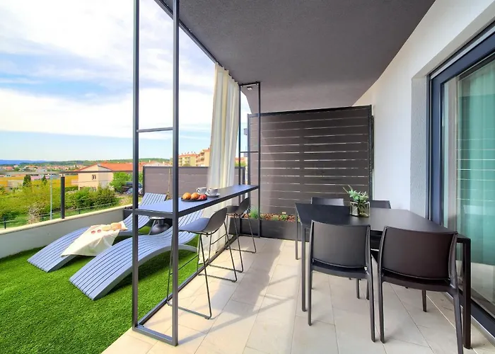 Diamar With Seaview Апартаменты *