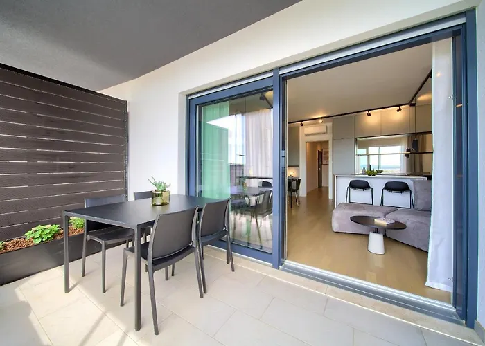 Diamar With Seaview Апартаменты *